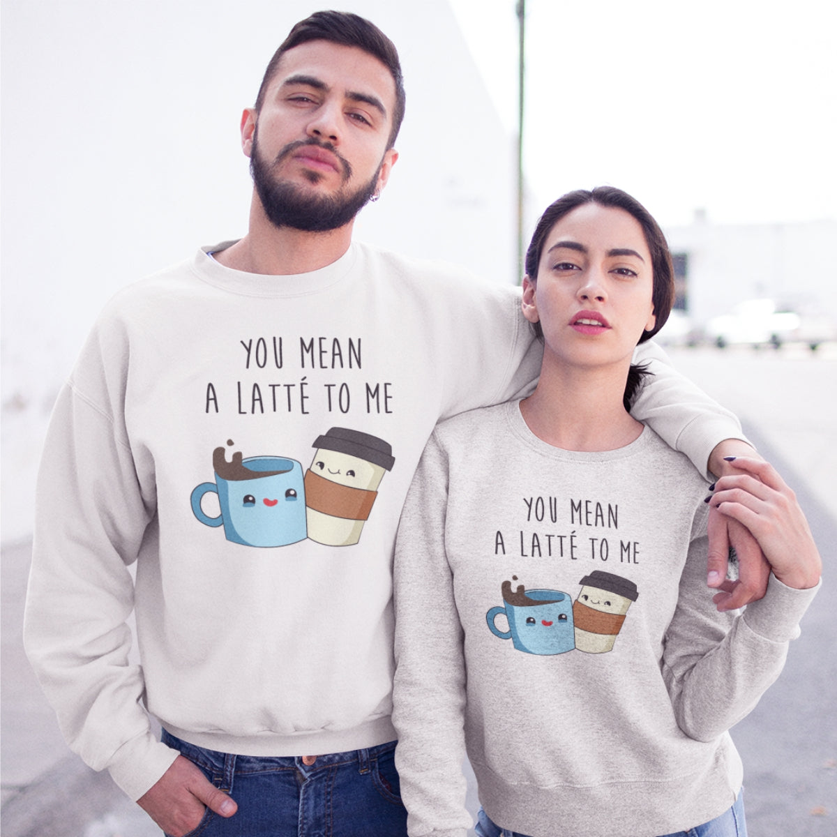 Valged kapuutsita dressipluusid paaridele „Latte“