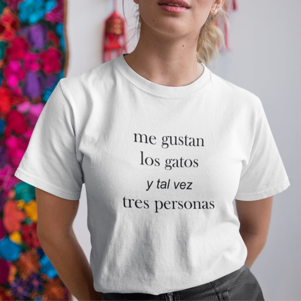 Biele UNISEX tričko „Me gustan los gatos“