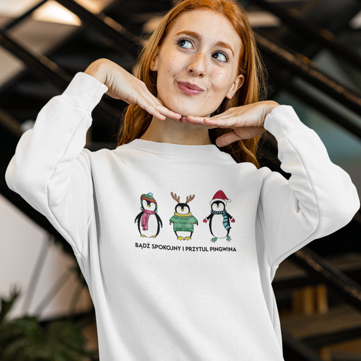 Biała bluza Przytul pingwina