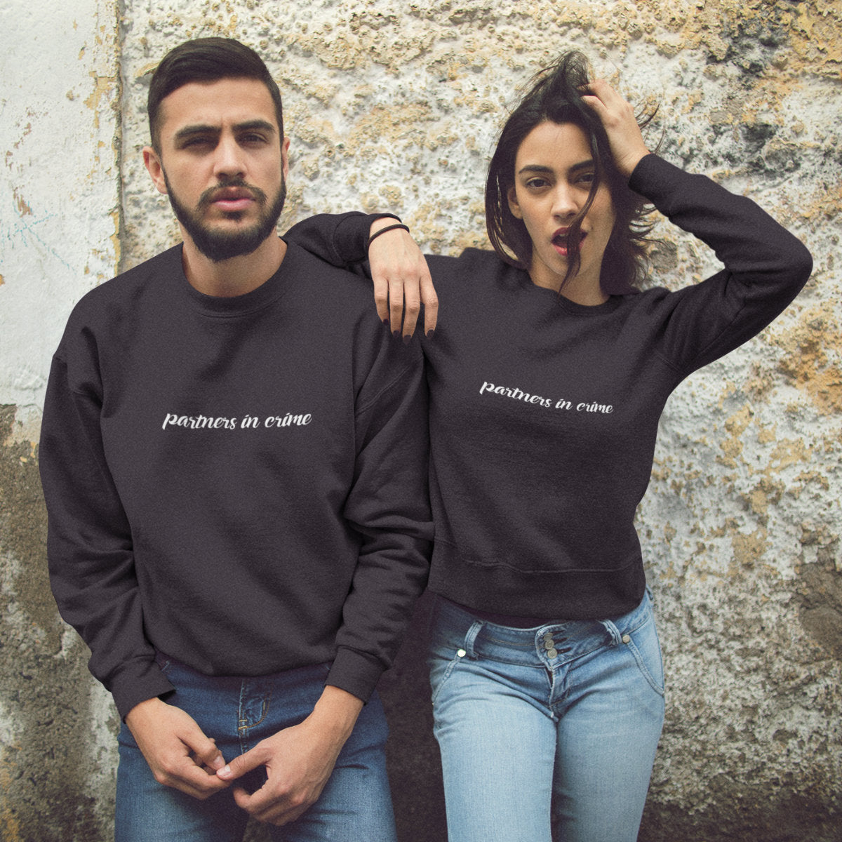 Mustad kapuutsita dressipluusid paaridele „Partners in Crime“