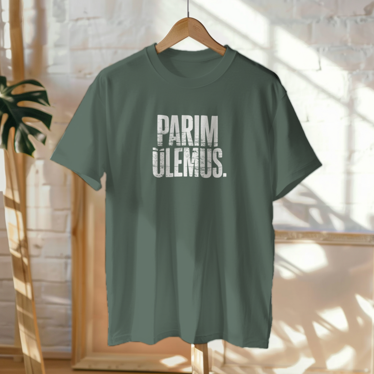 Tumehallid UNISEX T-särgid  "Parim ülemus"