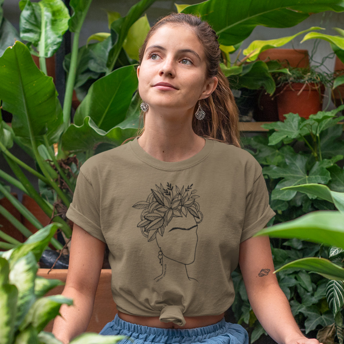 Kaki UNISEX T-särk Frida