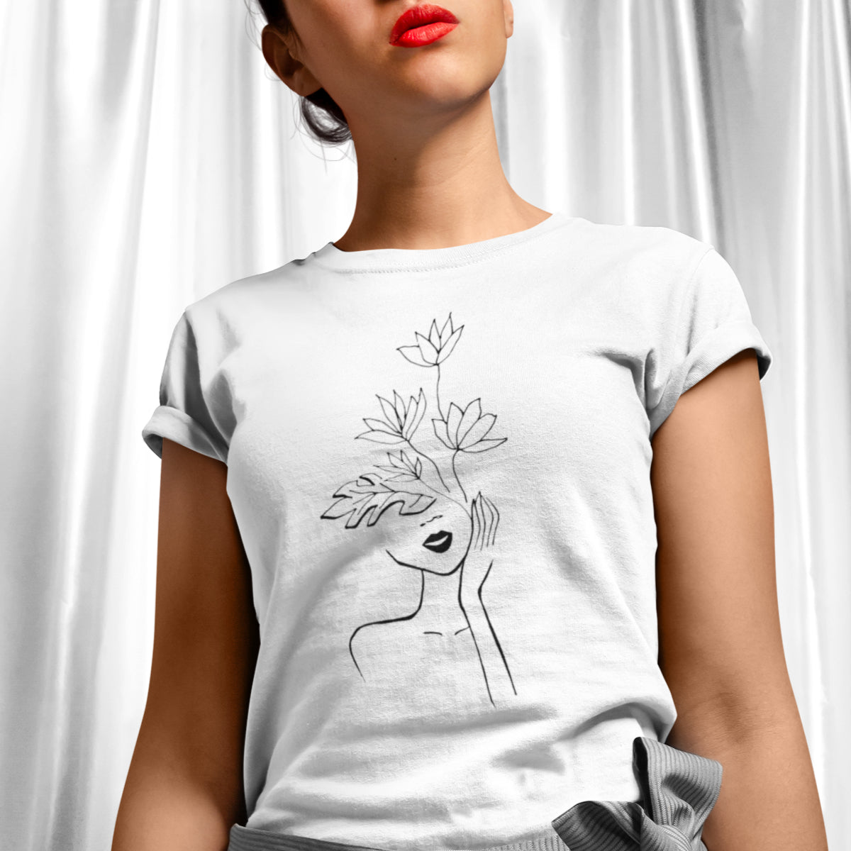 Weißes T-Shirt Mädchen mit Blumen