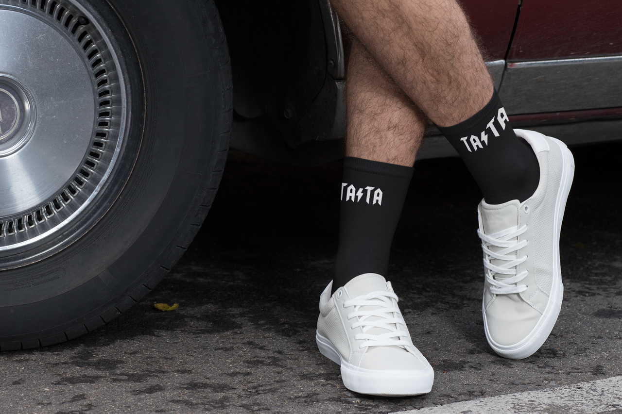 TATA  Rocks - Skarpetki z napisami. Biały. Zapakowane w stylowe pudełko z okienkiem.